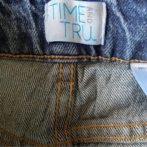 Time and Tru High Rise Cropped Barrel Jeans - Picture 5 of 6